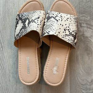 Women’s platform sandals